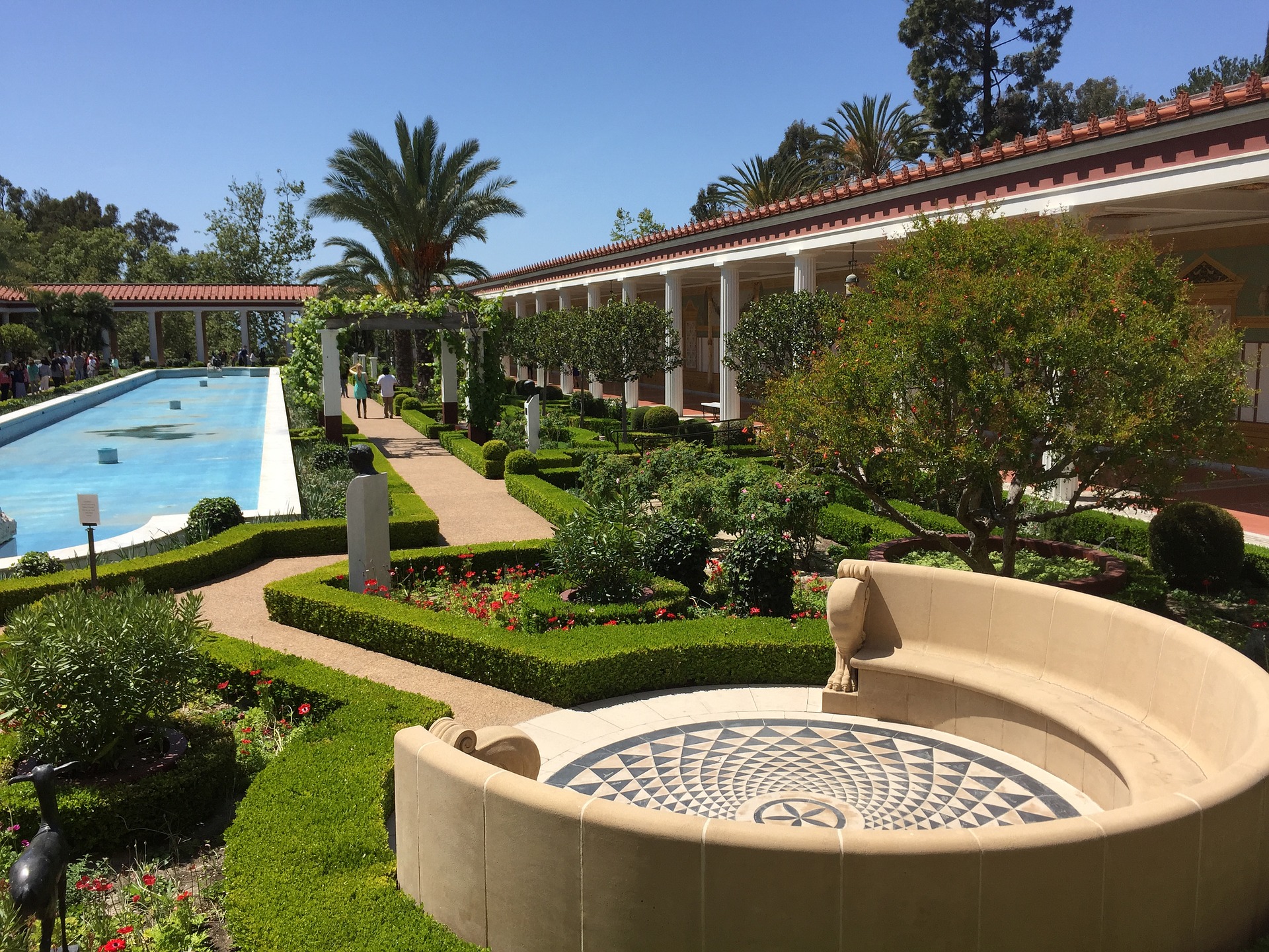 Self Hypnosis Audio - Beautiful hotel gardens with pool and circular ceramic bench