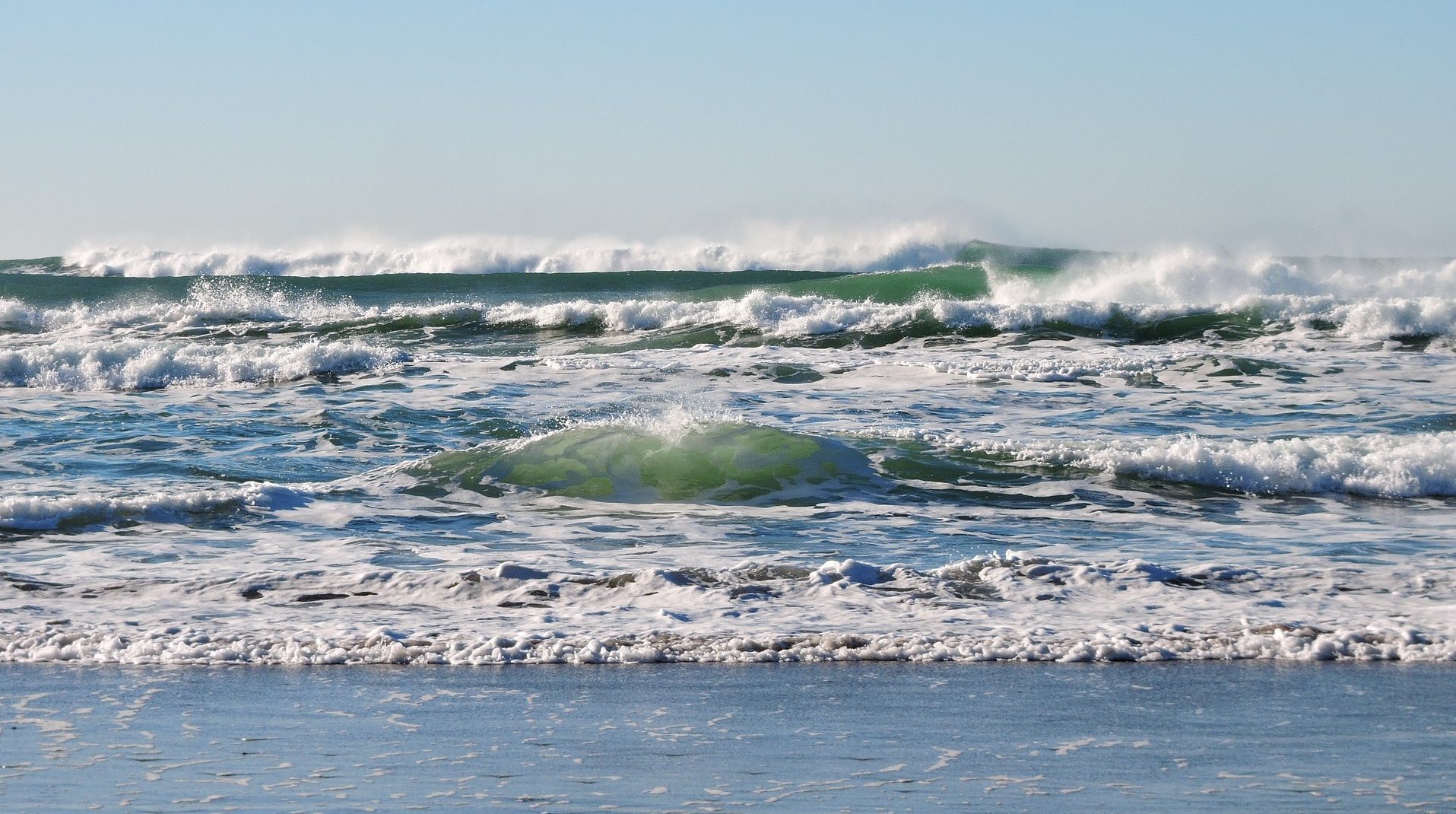 Nature sounds for sleep -crashing ocean waves